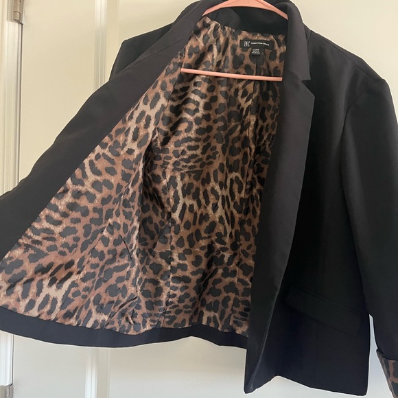 INC black blazer with leopard interior and accent - Picture 3 of 3